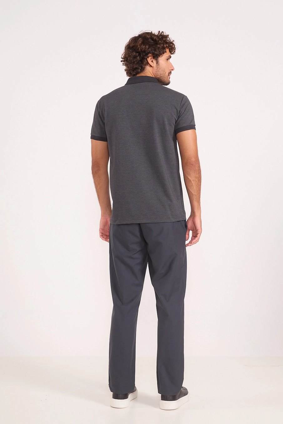Polo Masculina Slim Em Malha Texturizada Com Zíper Cinza