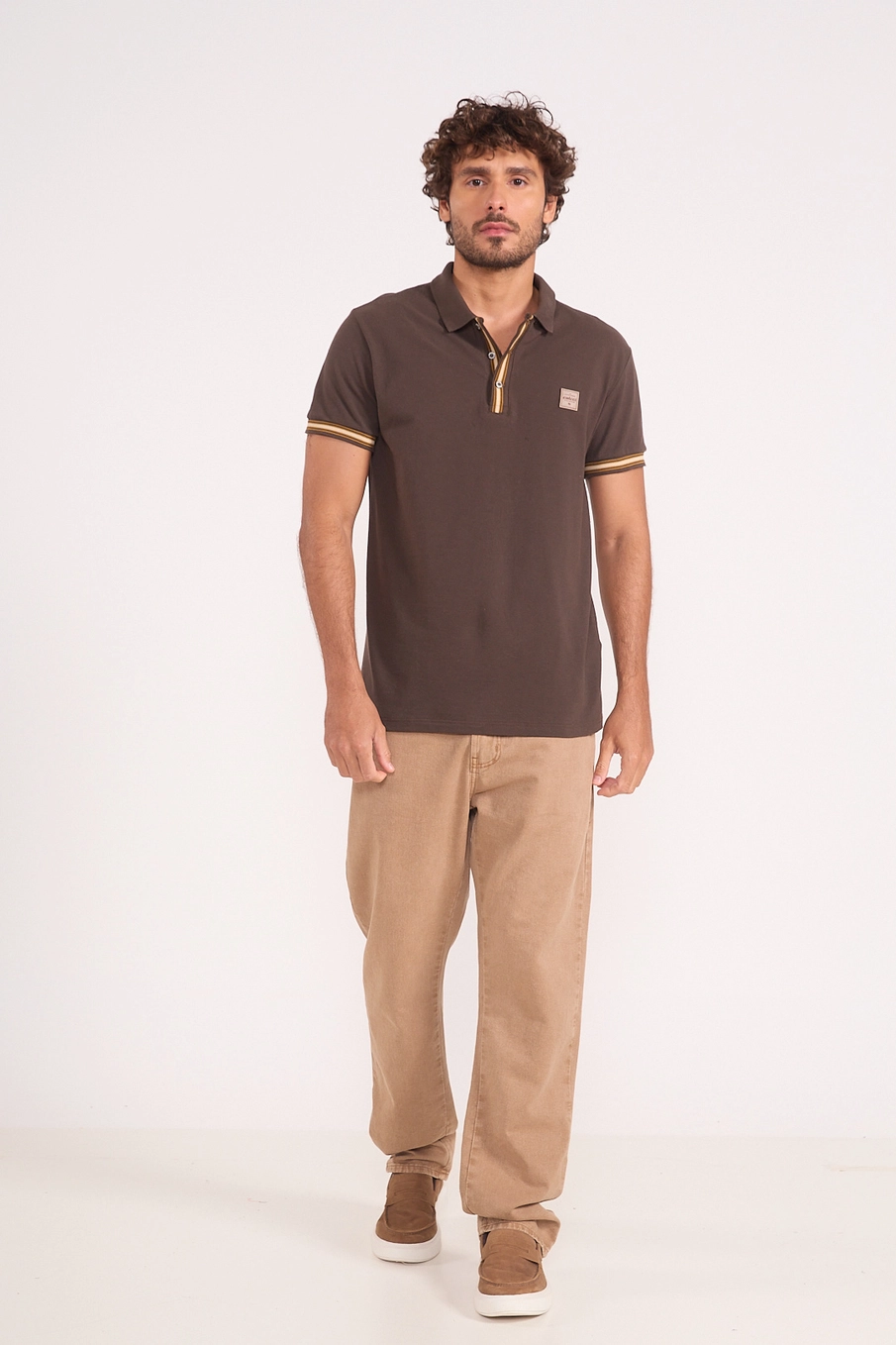 Polo Masculina Detalhe Contraste Marrom Coconut