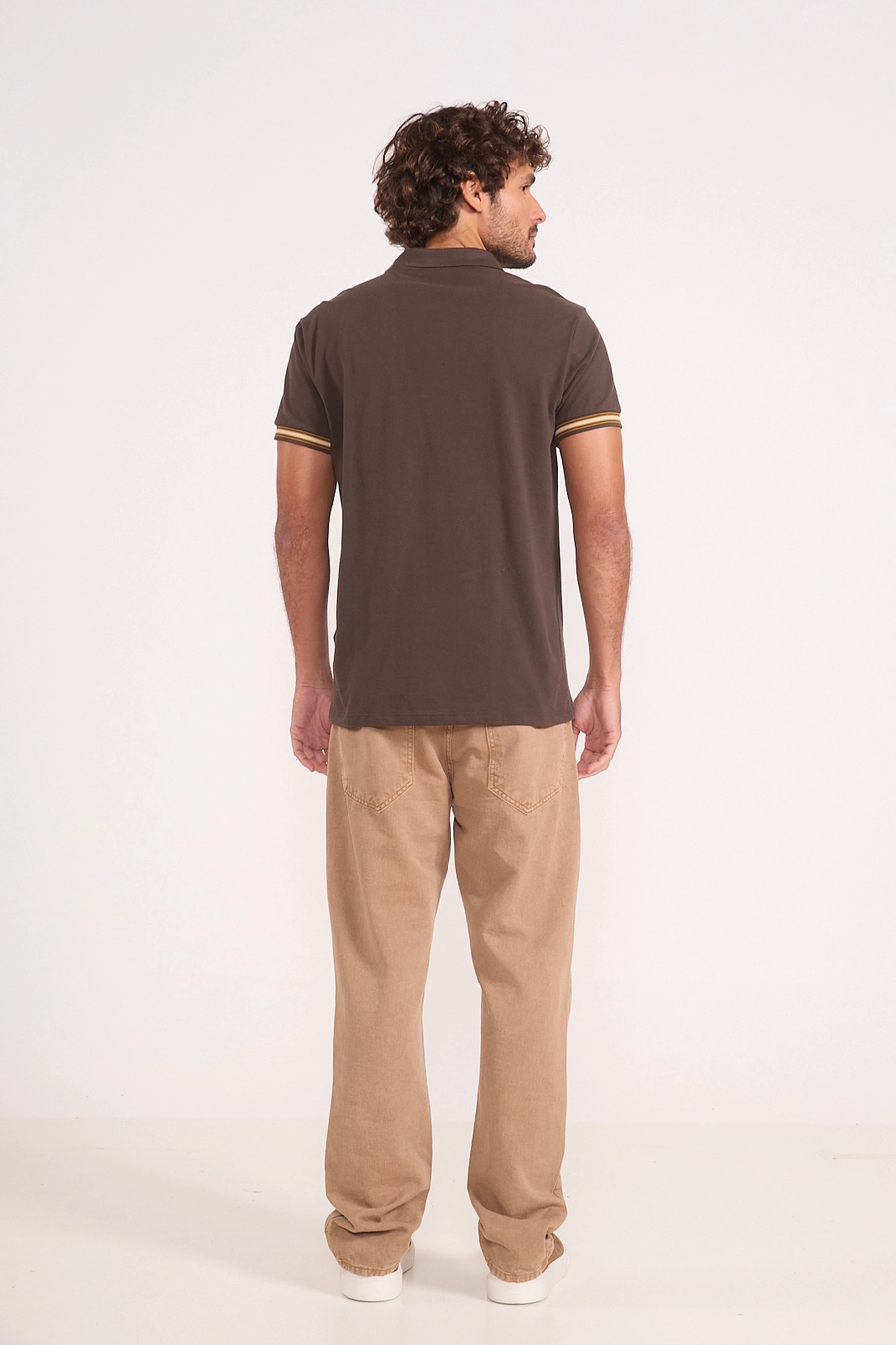 Polo Masculina Detalhe Contraste Marrom Coconut