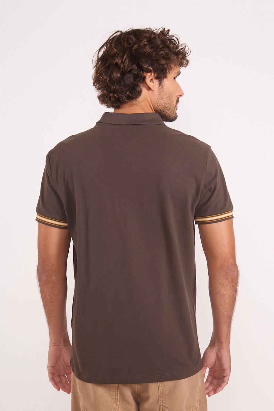 Polo Masculina Detalhe Contraste Marrom Coconut
