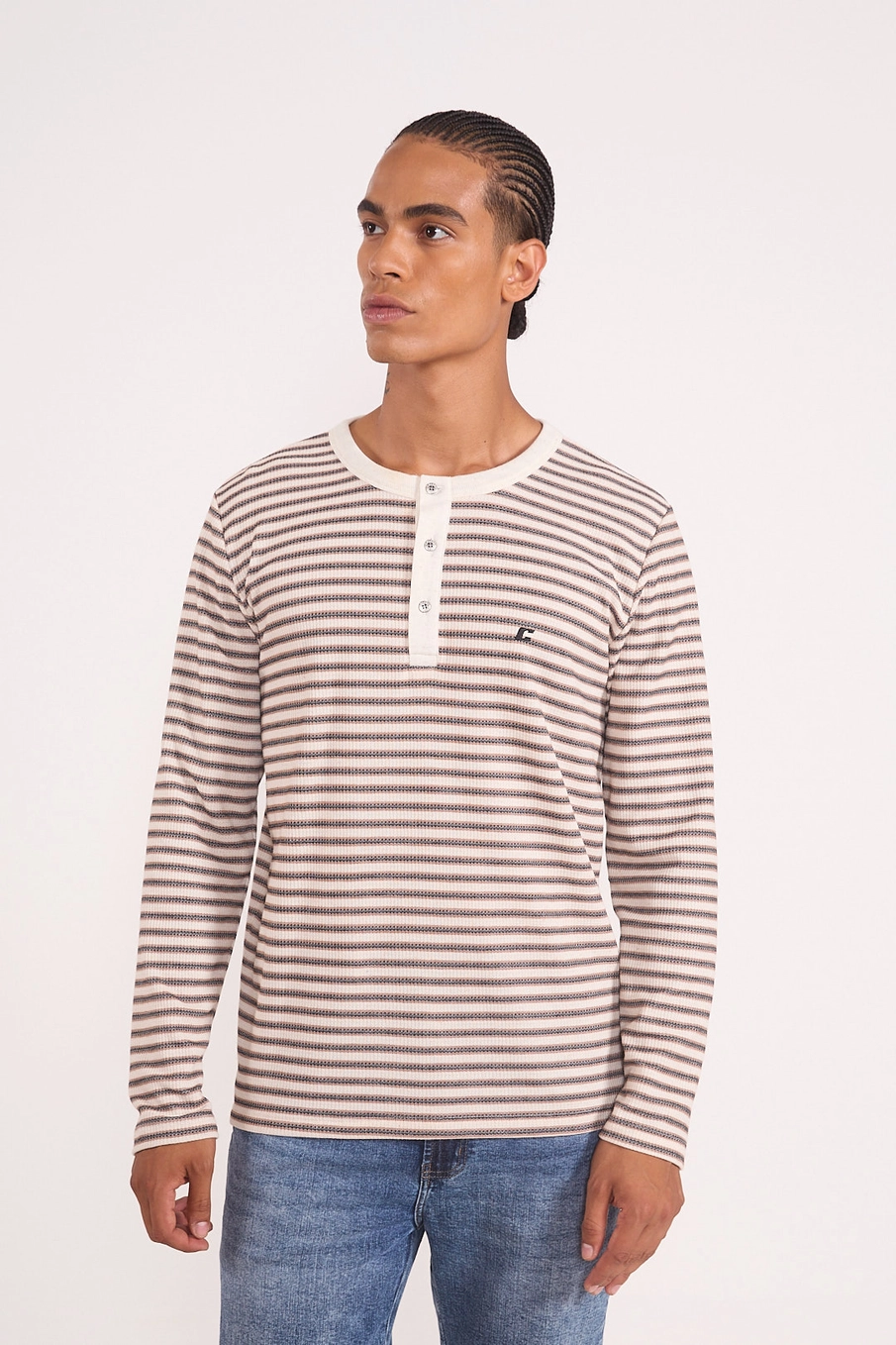 Polo Masculina Listrada Com Gola Henley Estampados