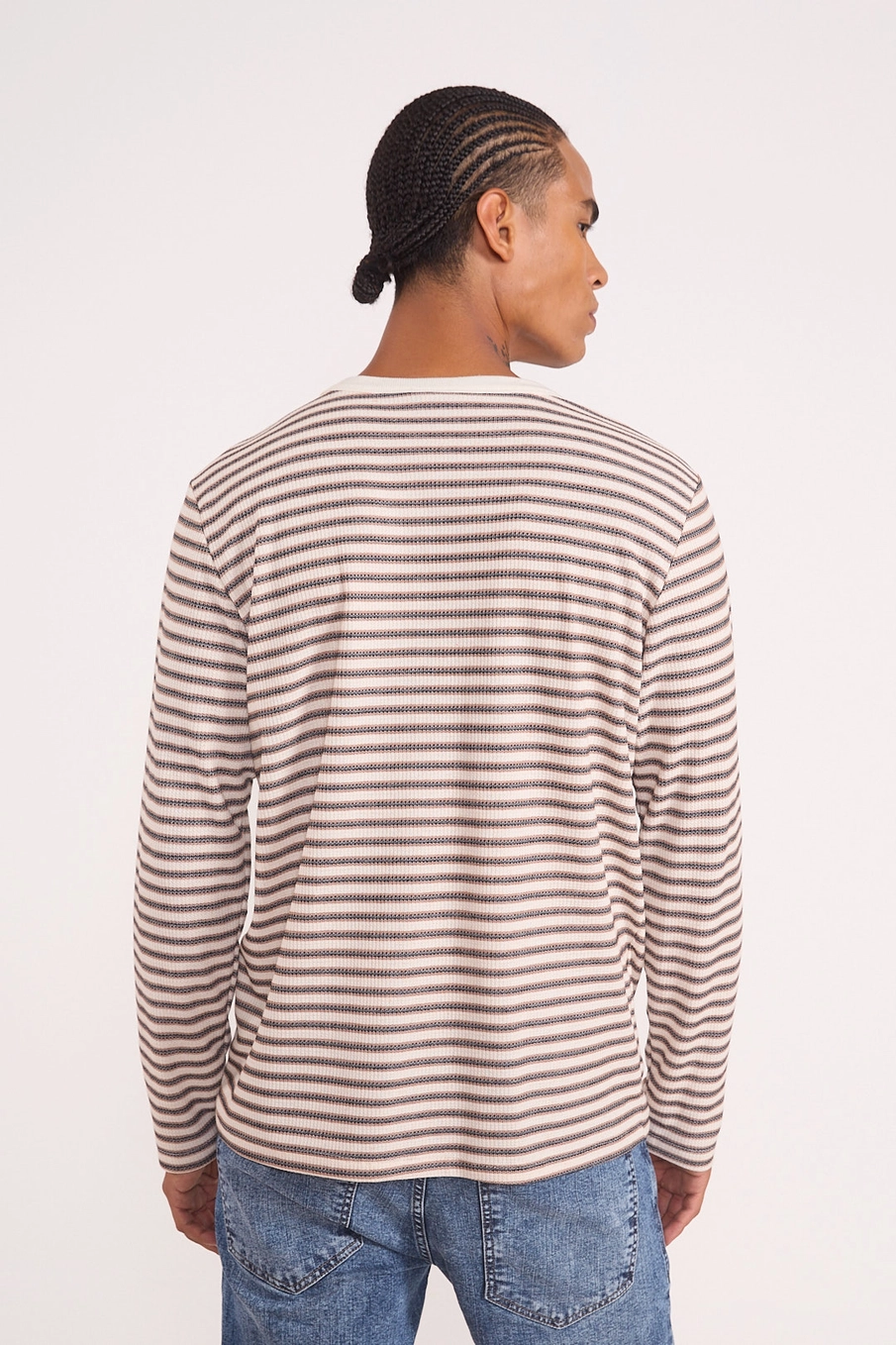 Polo Masculina Listrada Com Gola Henley Estampados