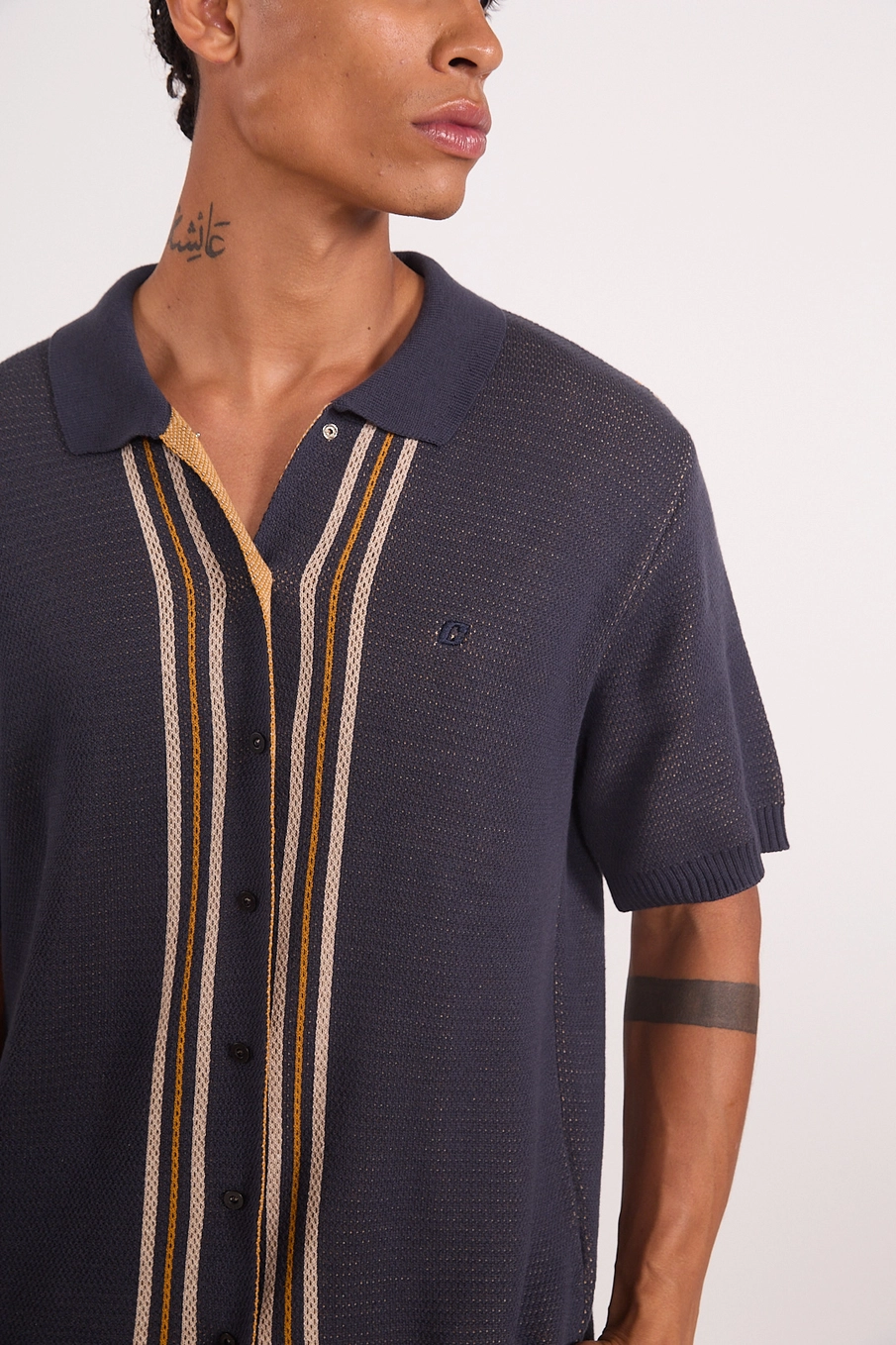 Camisa Em Malha Com Detalhe Listrado Cinza