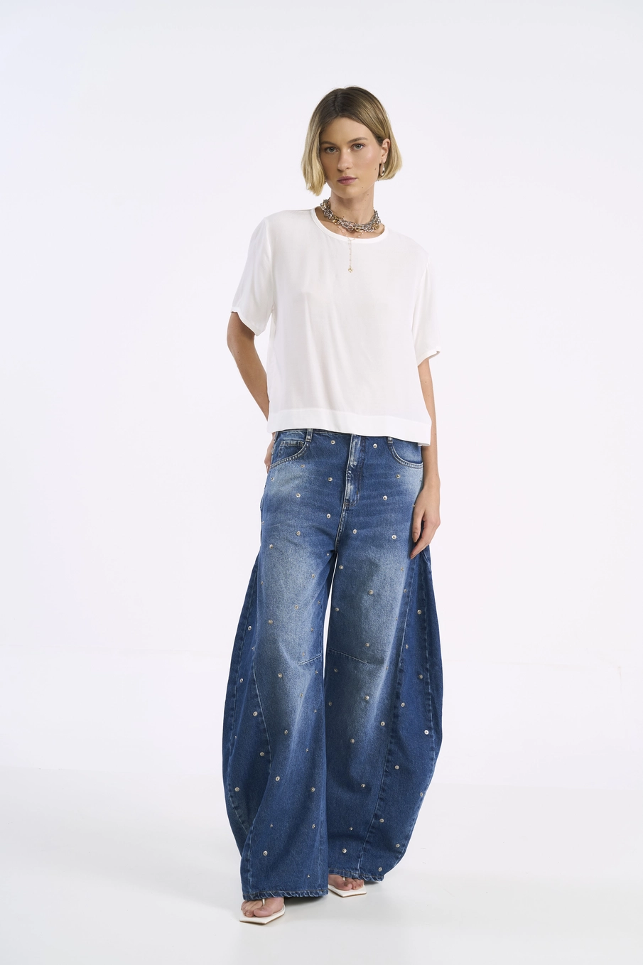 Camiseta Feminina Fluida Com Recorte Costas Off Shell