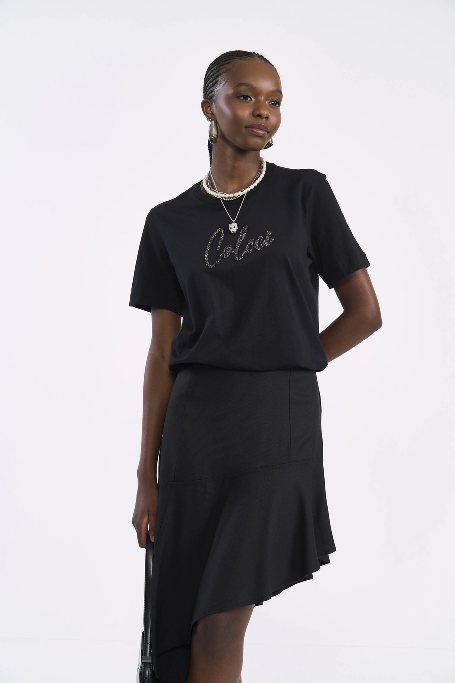 Camiseta Feminina Com Estampa Frontal Preto