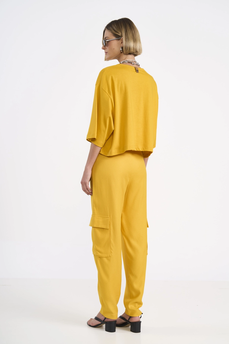 Camiseta Cropped Oversized Estampa Gráfica Amarelo