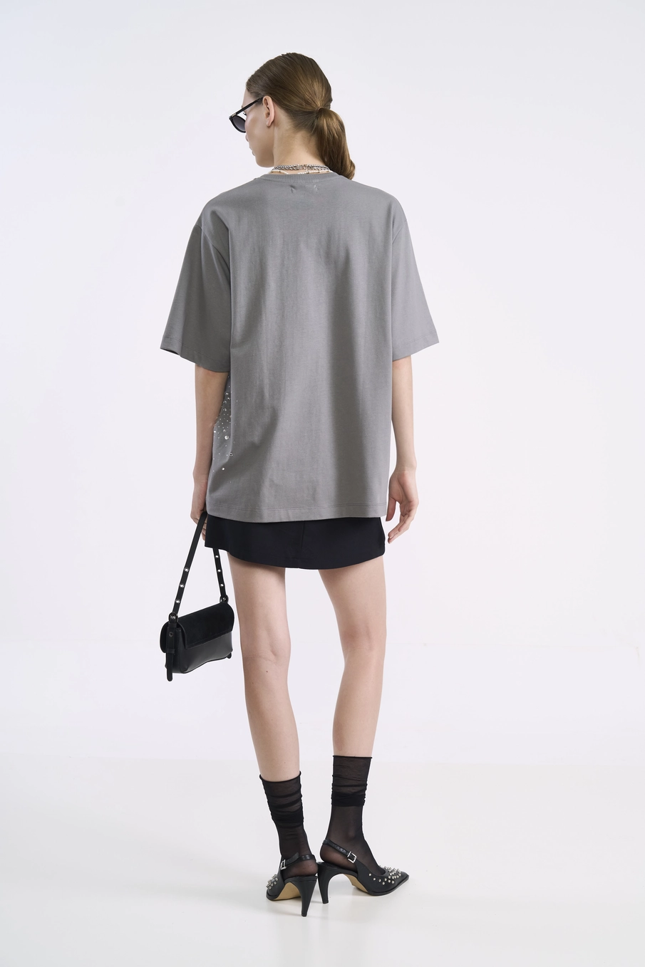 Camiseta Feminina Over Com Strass Cinza
