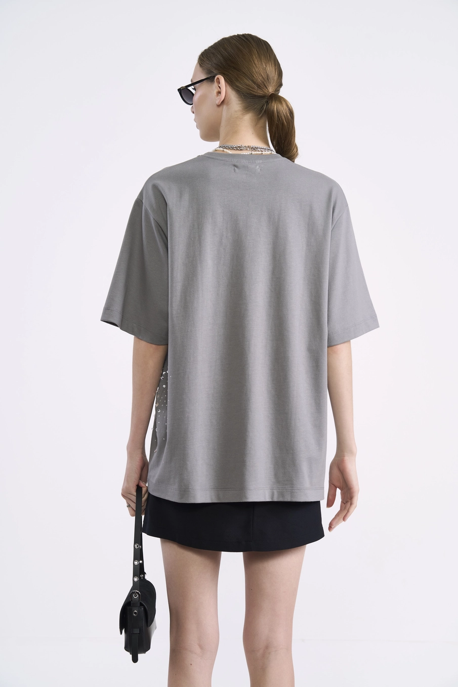 Camiseta Feminina Over Com Strass Cinza