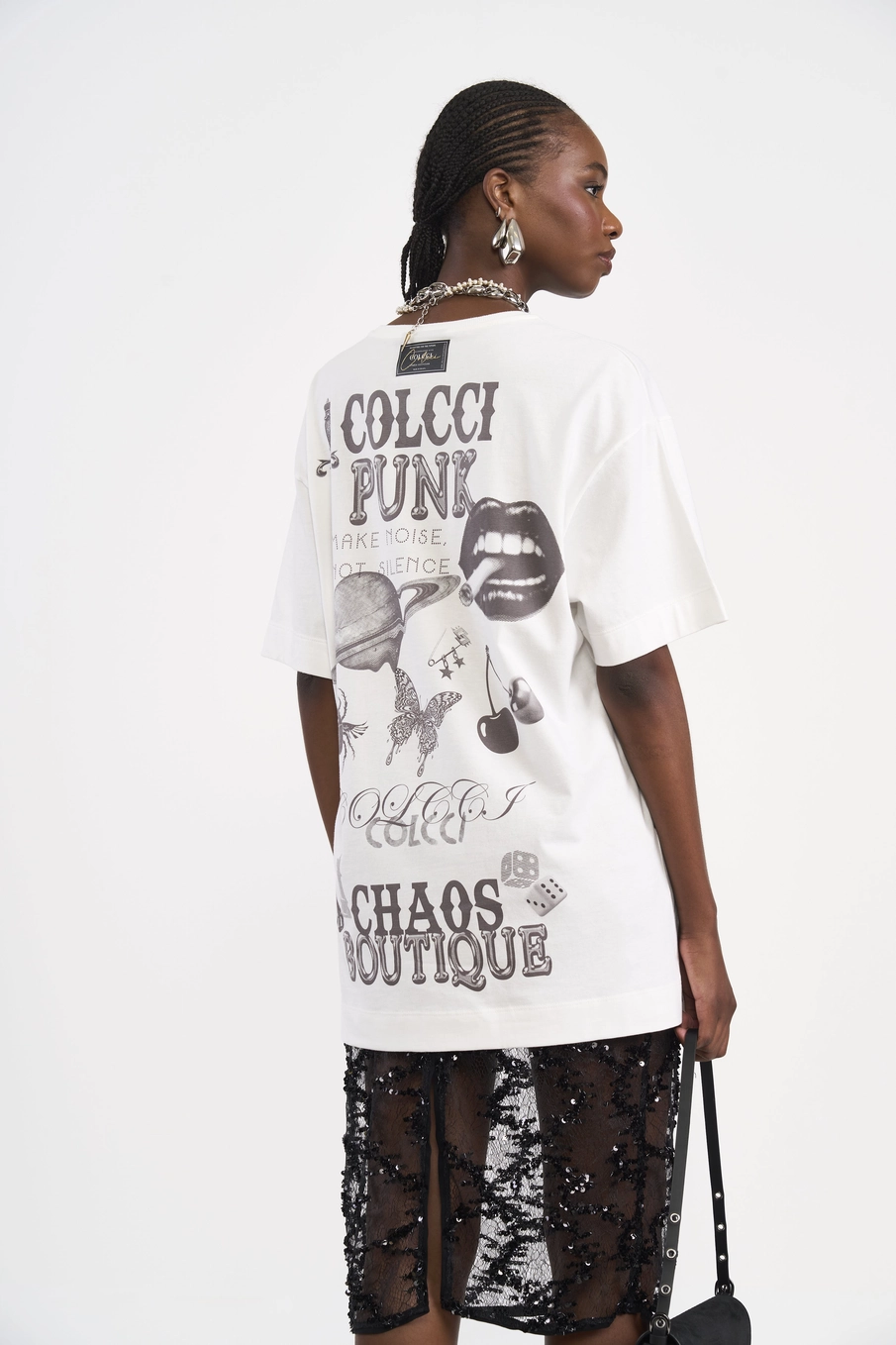Camiseta Oversized Com Estampa Frontal Off Shell