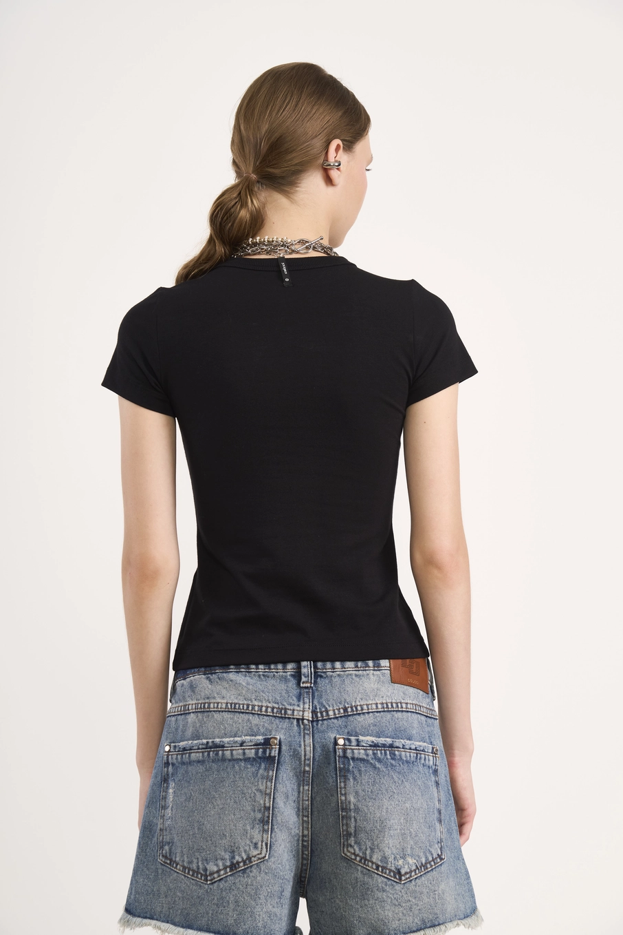 Camiseta Slim Fit Básica Com Aplicação De Logo Preto