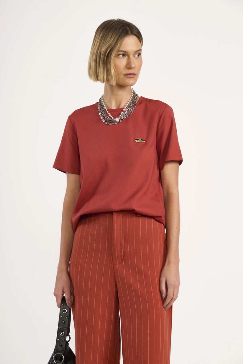 Camiseta Feminina Com Recorte Nas Costas