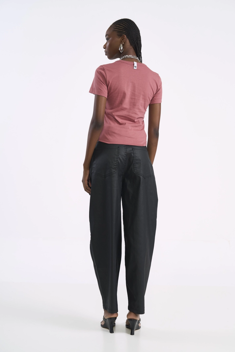 Camiseta Feminina Com Estampa Frontal Rosa