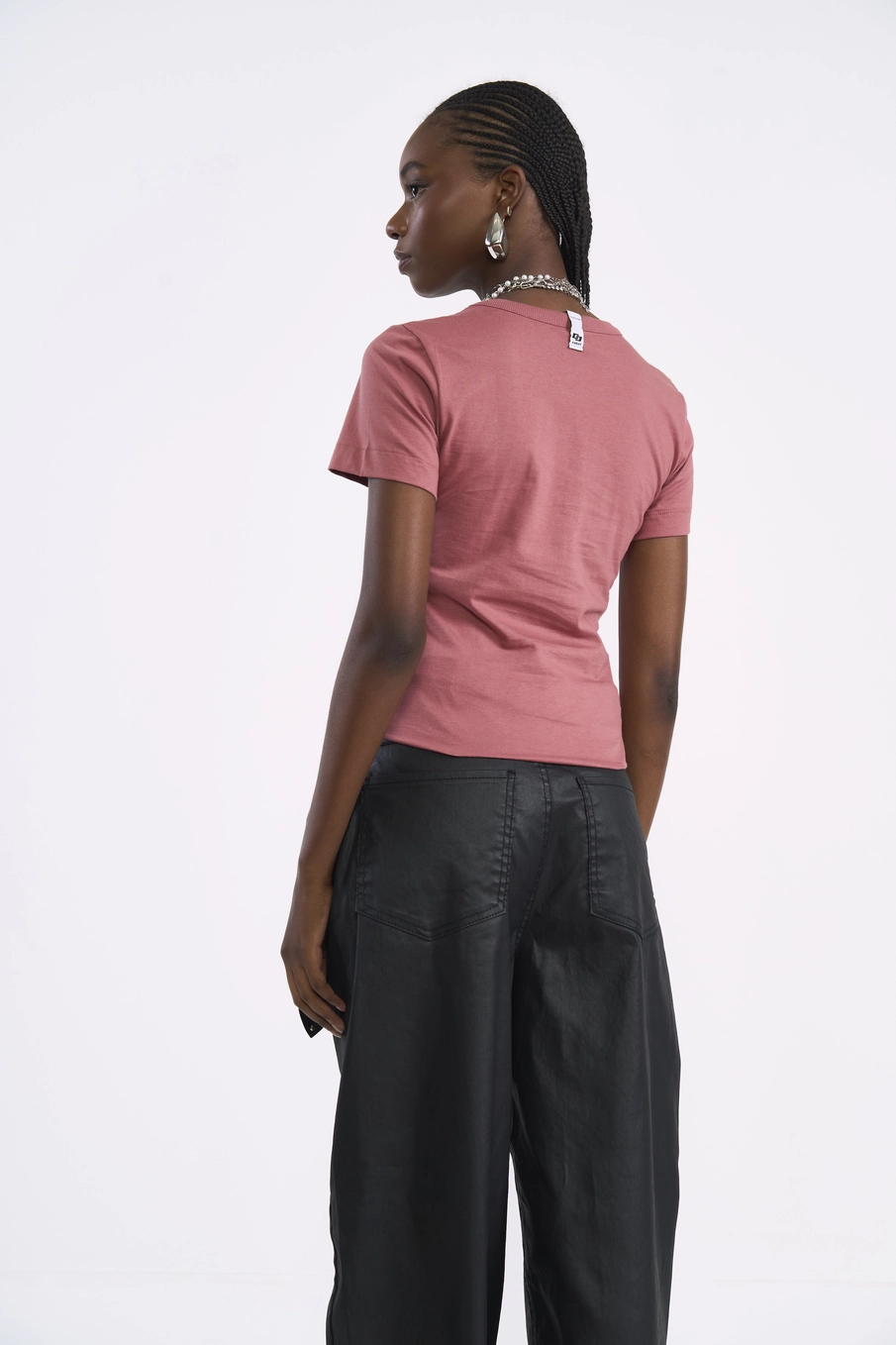 Camiseta Feminina Com Estampa Frontal Rosa