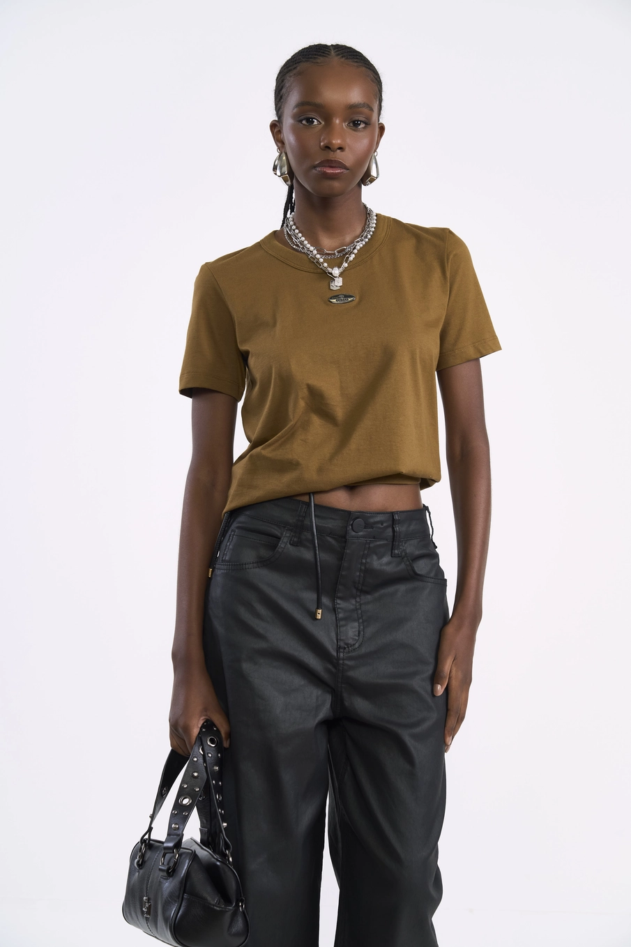 Camiseta Cropped Básica Logo Front Marrom