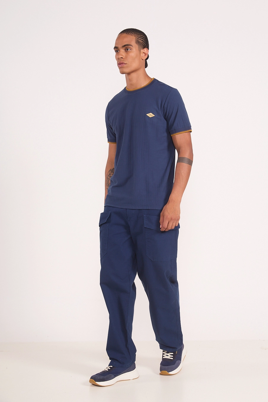 Camiseta Algodão Canelado Com Detalhe Contrastante Azul