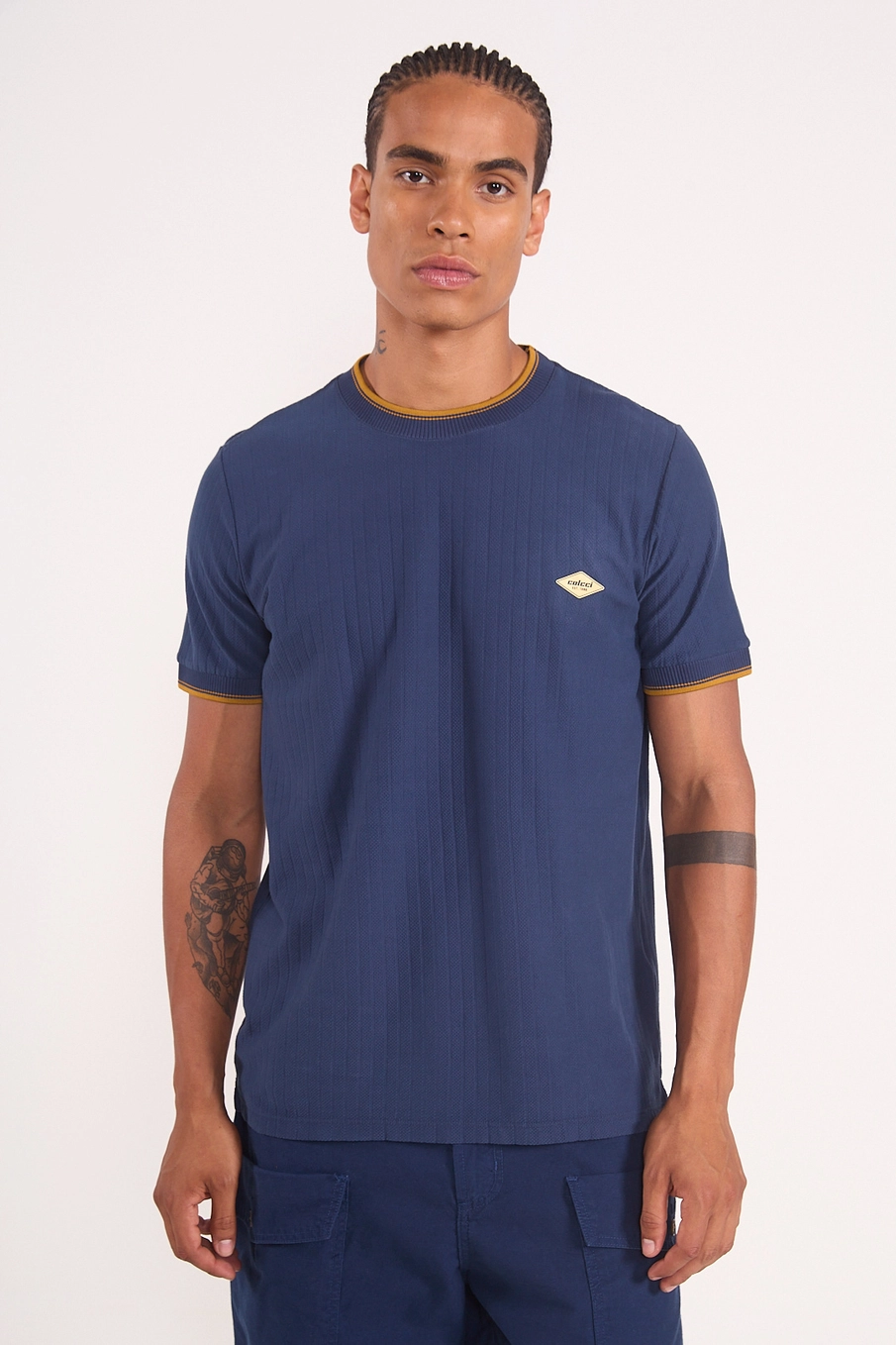 Camiseta Algodão Canelado Com Detalhe Contrastante Azul
