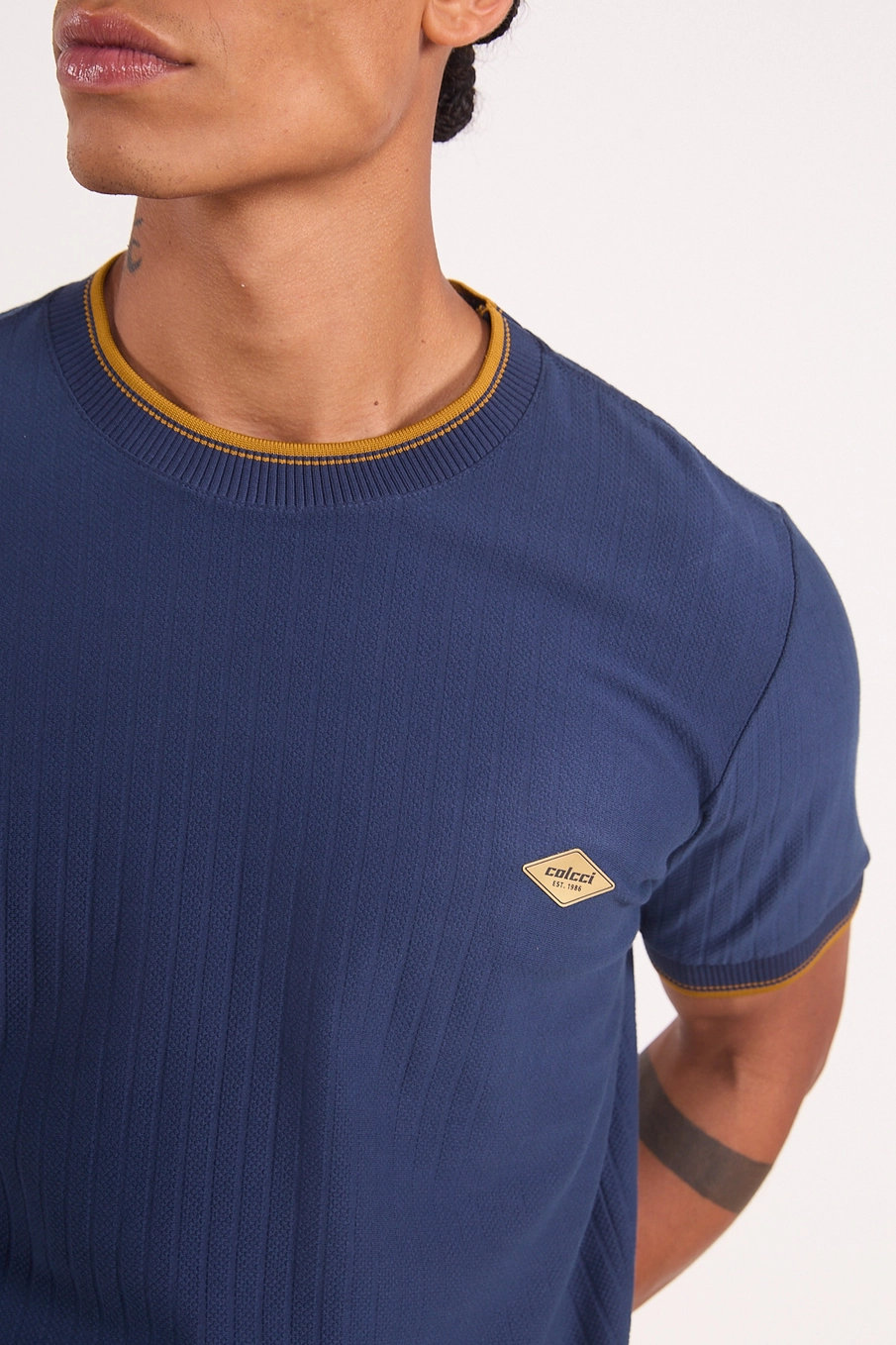 Camiseta Algodão Canelado Com Detalhe Contrastante Azul