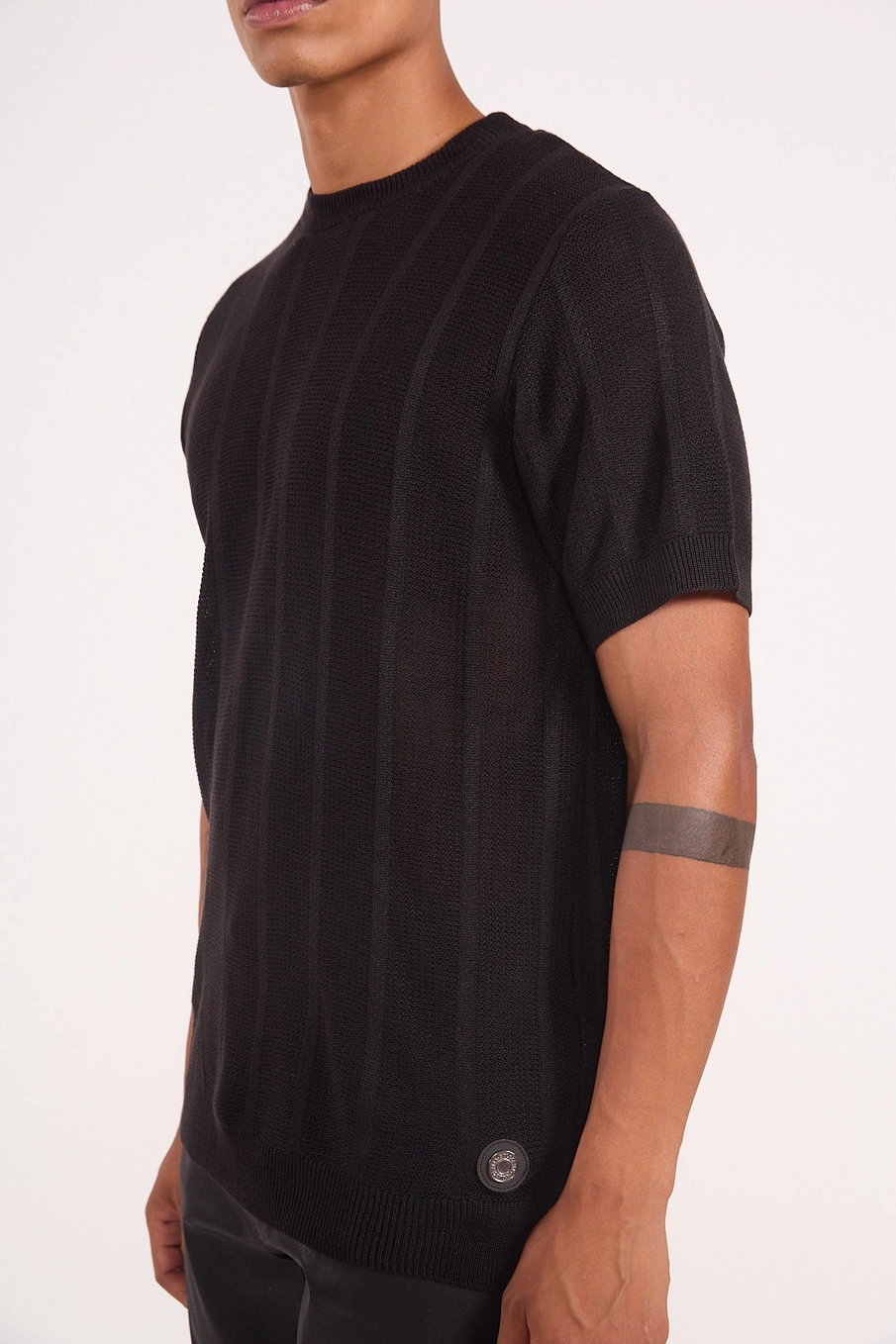 Camiseta Em Tricô Manga Curta Preto