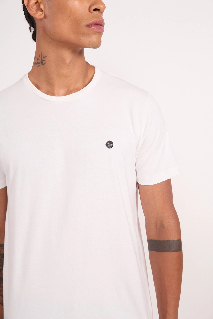 Camiseta Masculina Básica Off Shell