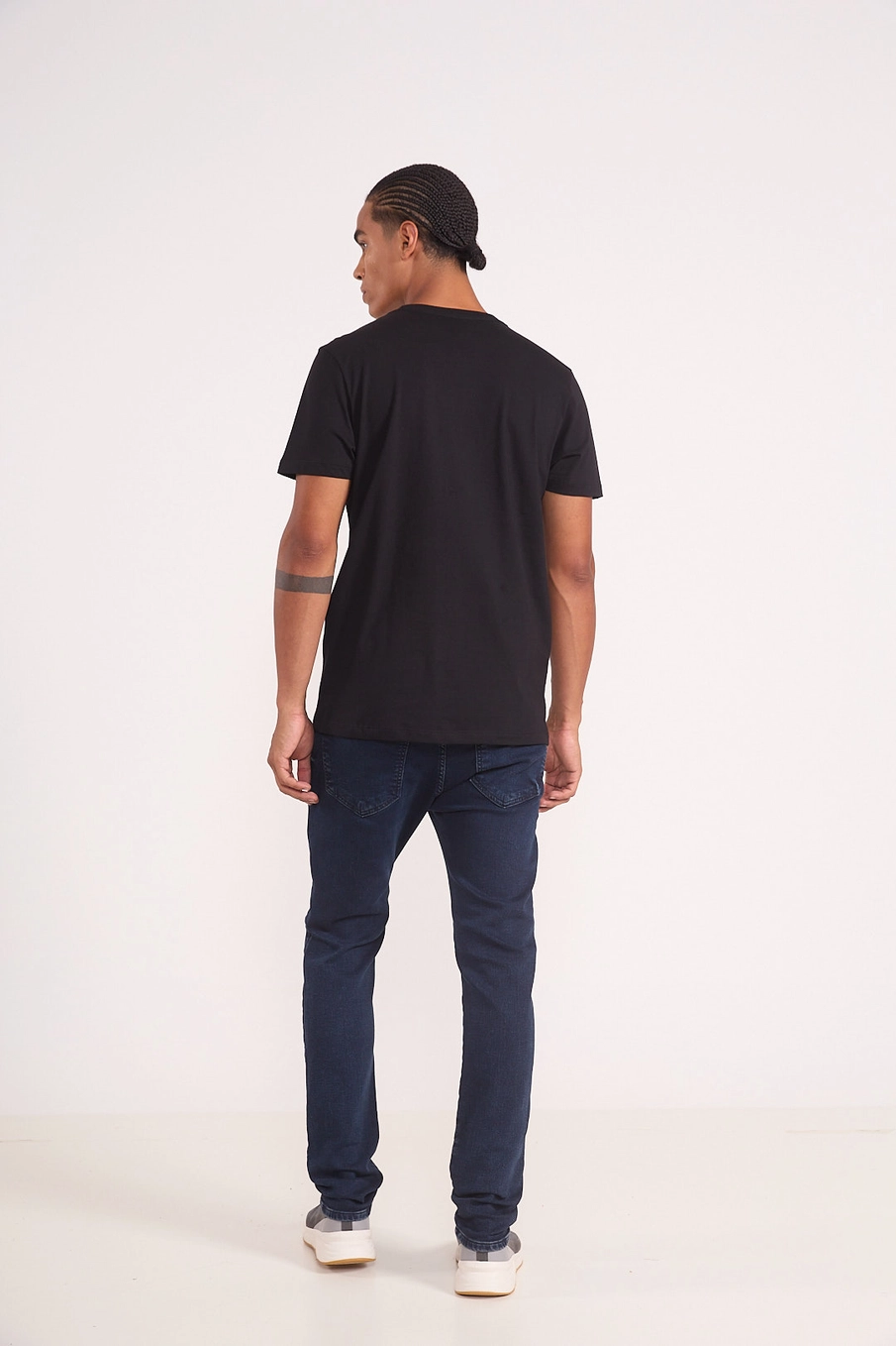 Camiseta Masculina Com Logo Preto