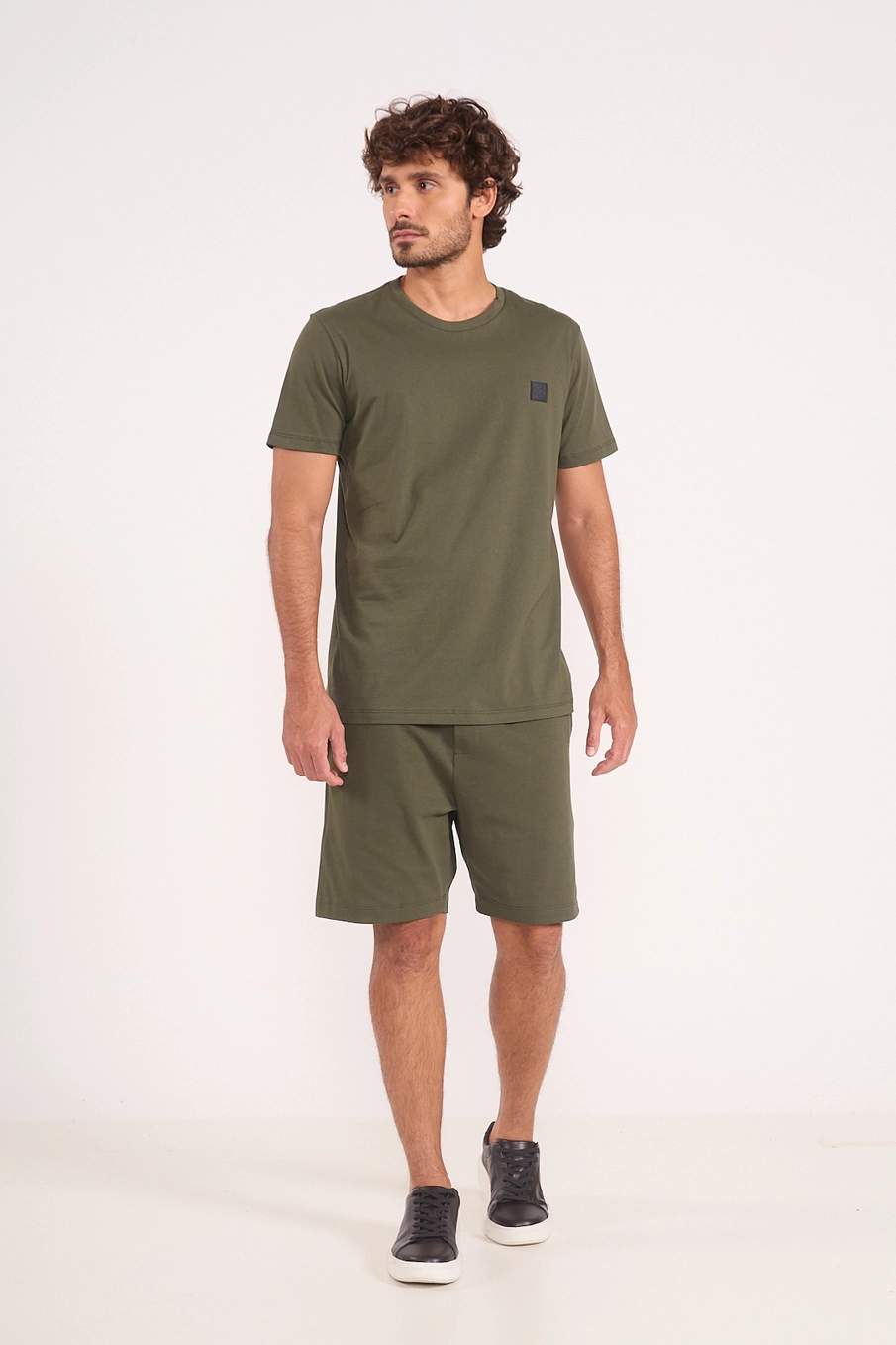 Camiseta Masculina Com Patch Verde
