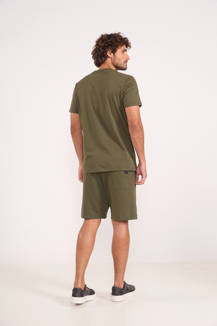 Camiseta Masculina Com Patch Verde