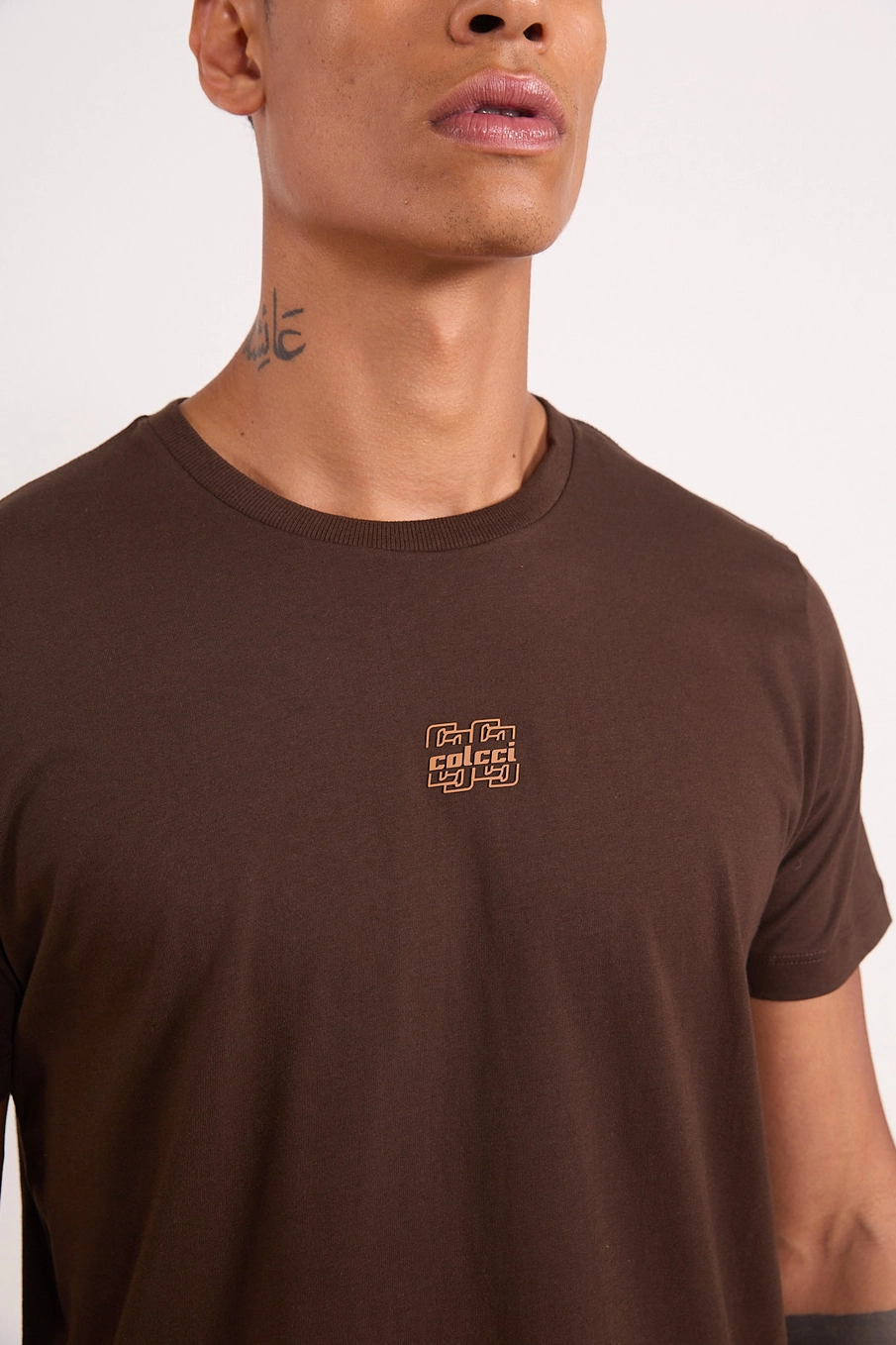 Camiseta Masculina Básica Marrom Coconut
