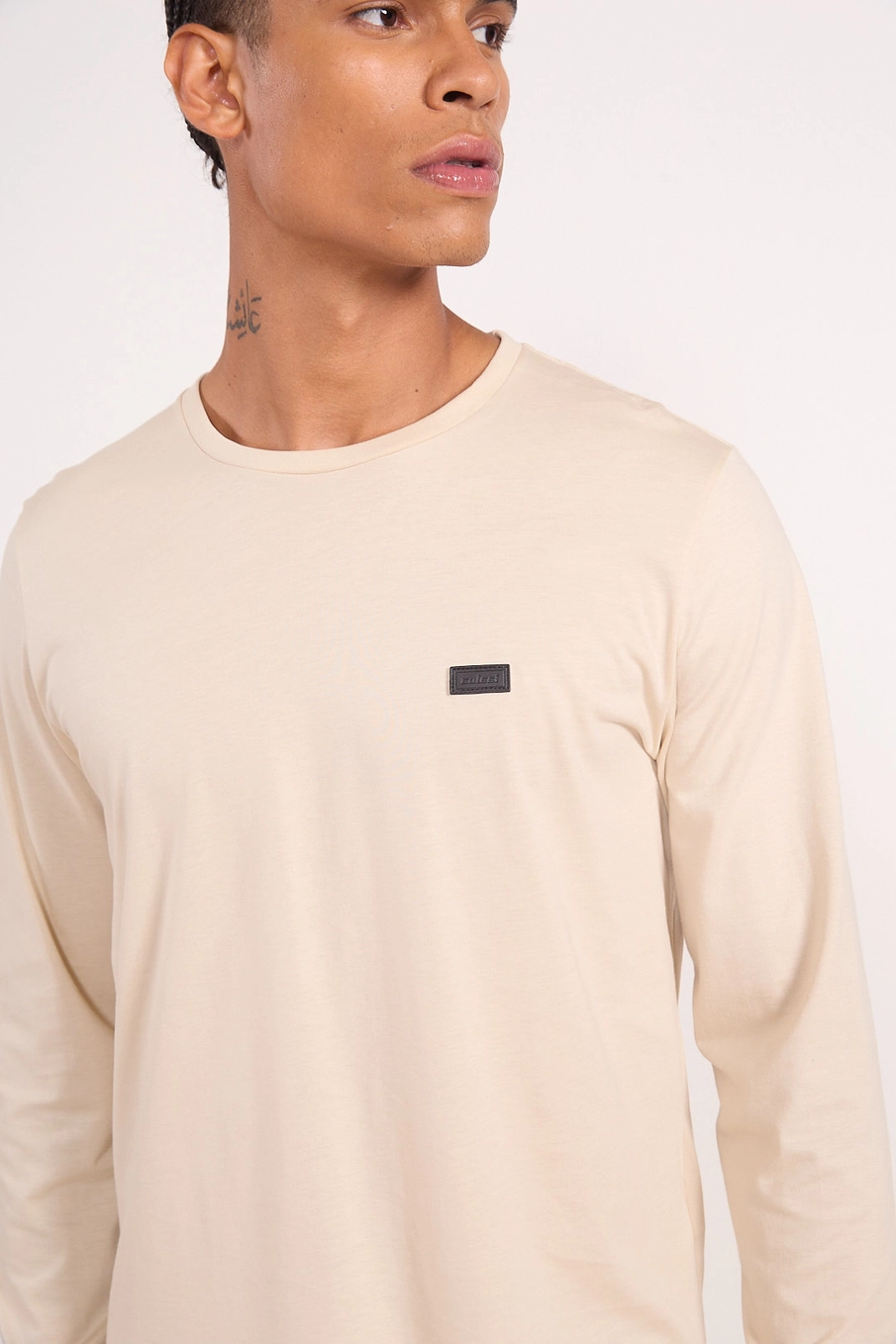 Camiseta Manga Longa Básica Bege