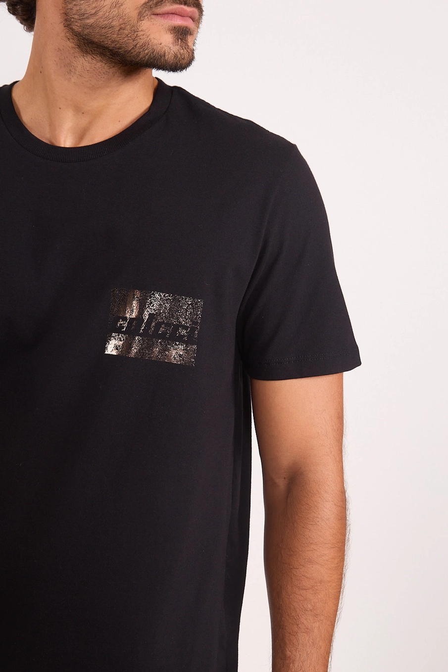 Camiseta Reta Urban Metal Logo Preto