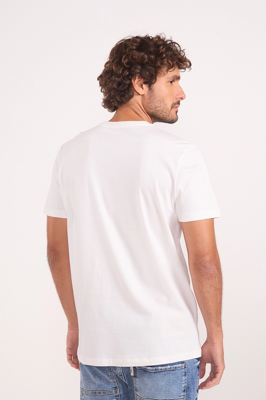 Camiseta Básica Com Logo Frontal Off Shell