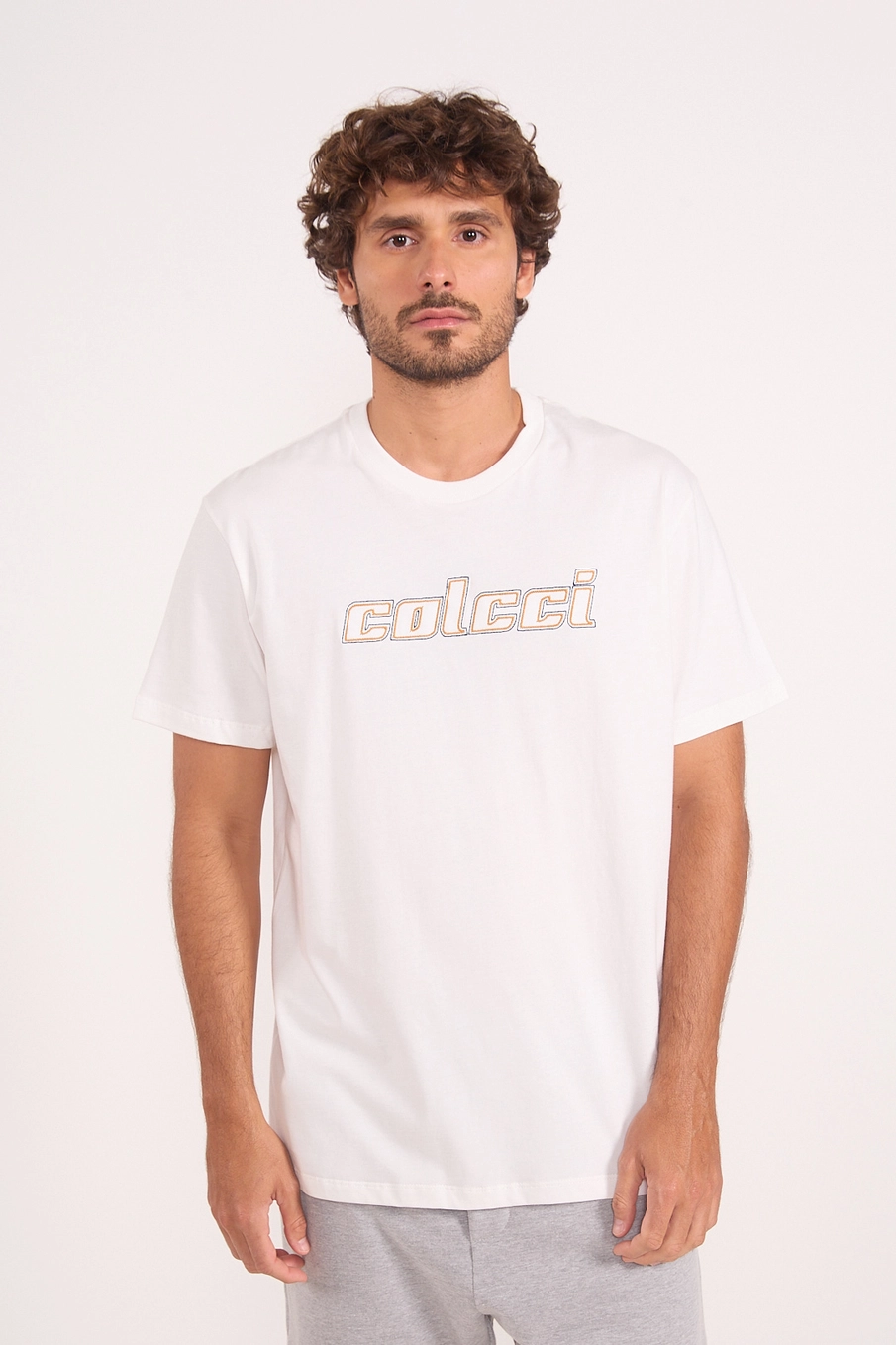Camiseta Básica Com Logo Em Relevo Off Shell