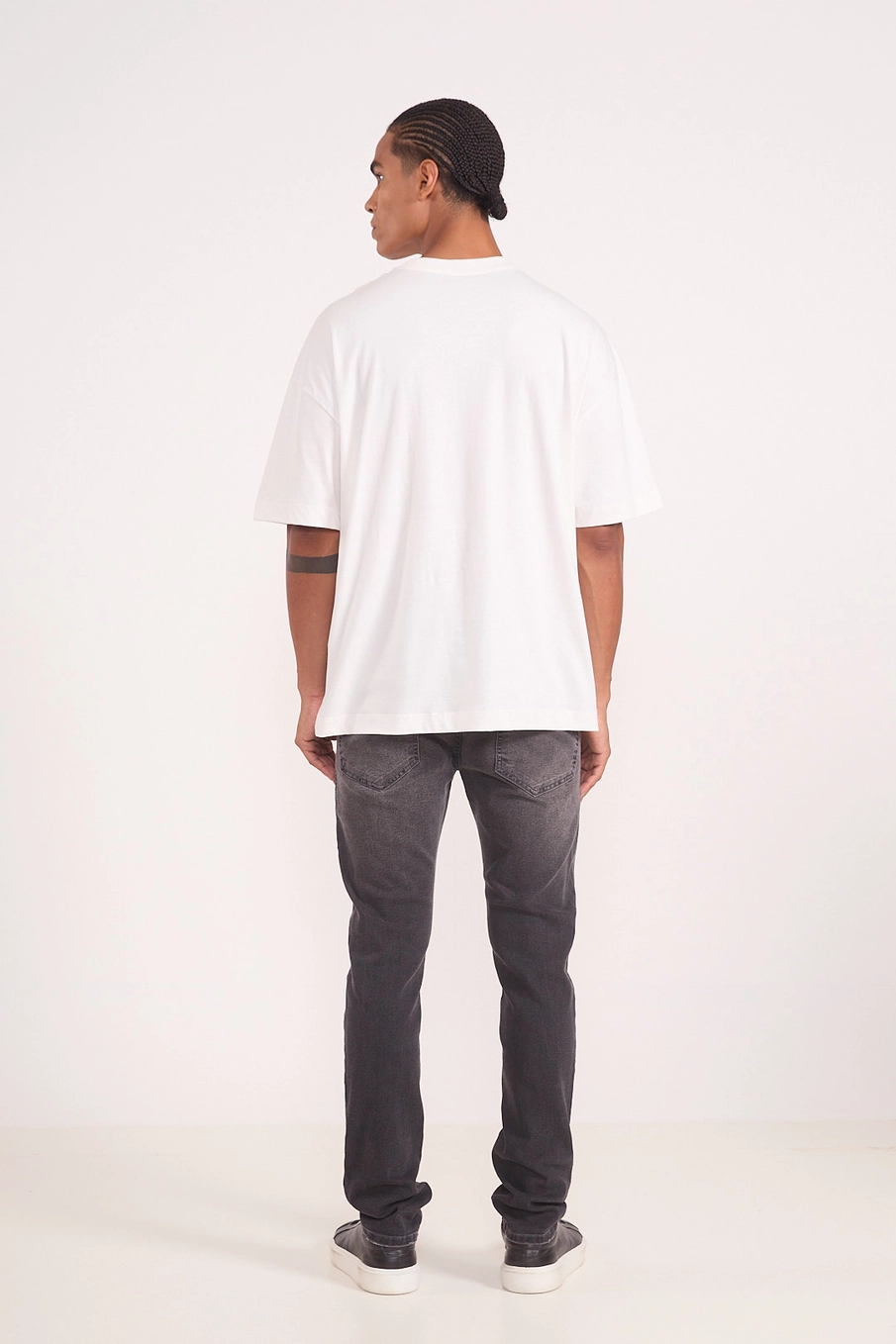 Camiseta Oversized Com Estampa Frontal Off Shell