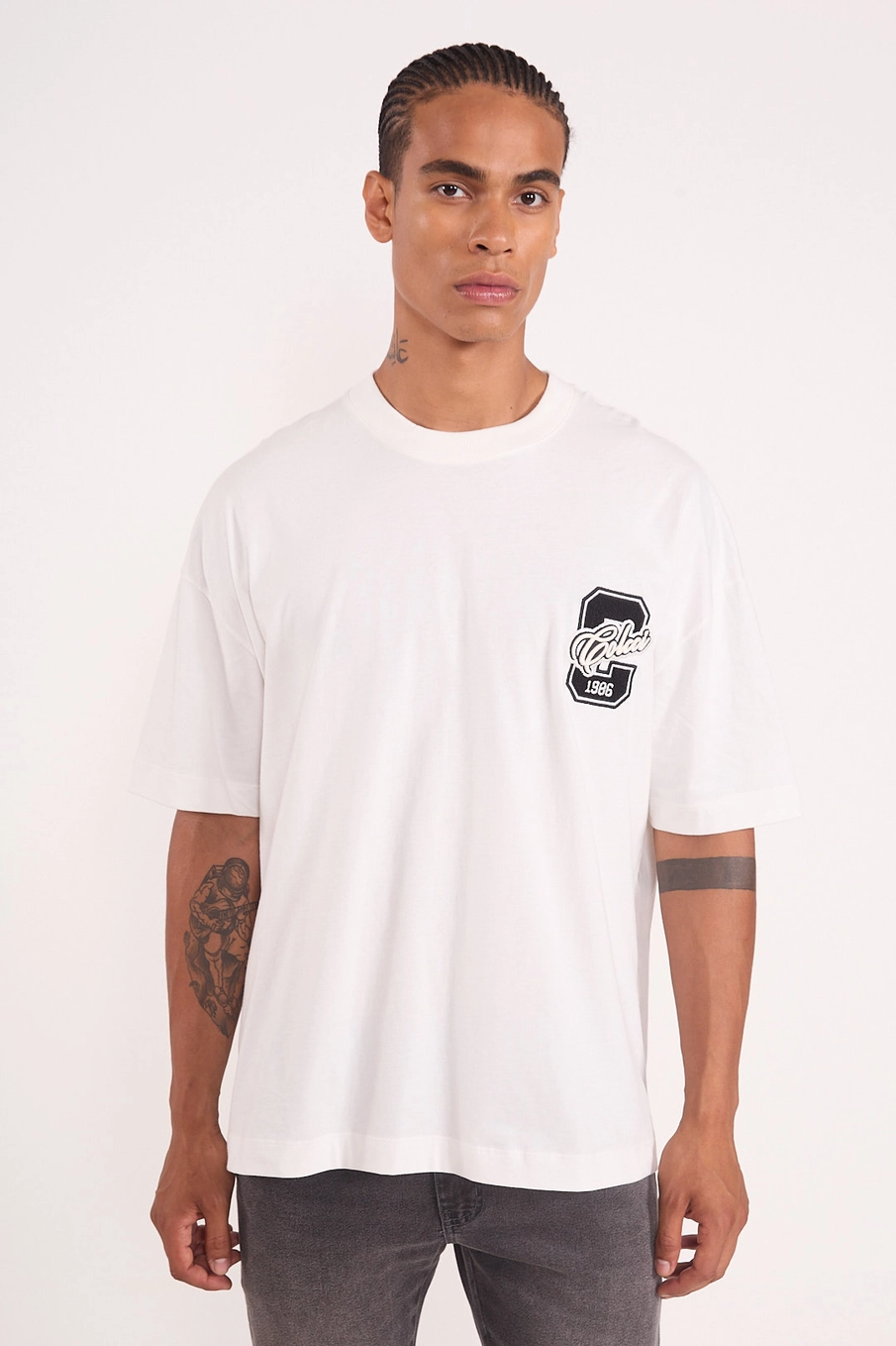 Camiseta Oversized Com Estampa Frontal Off Shell