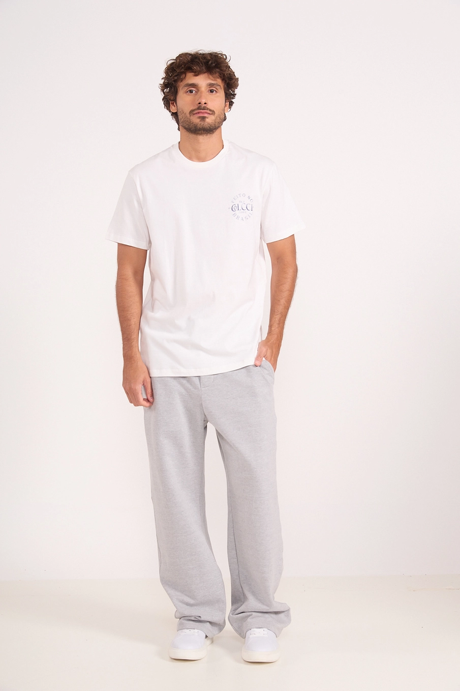 Camiseta Reta Estampa Costas Vintage Off Shell