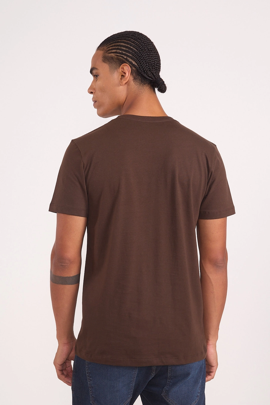 Camiseta Reta Com Patch Aplicado Marrom Coconut