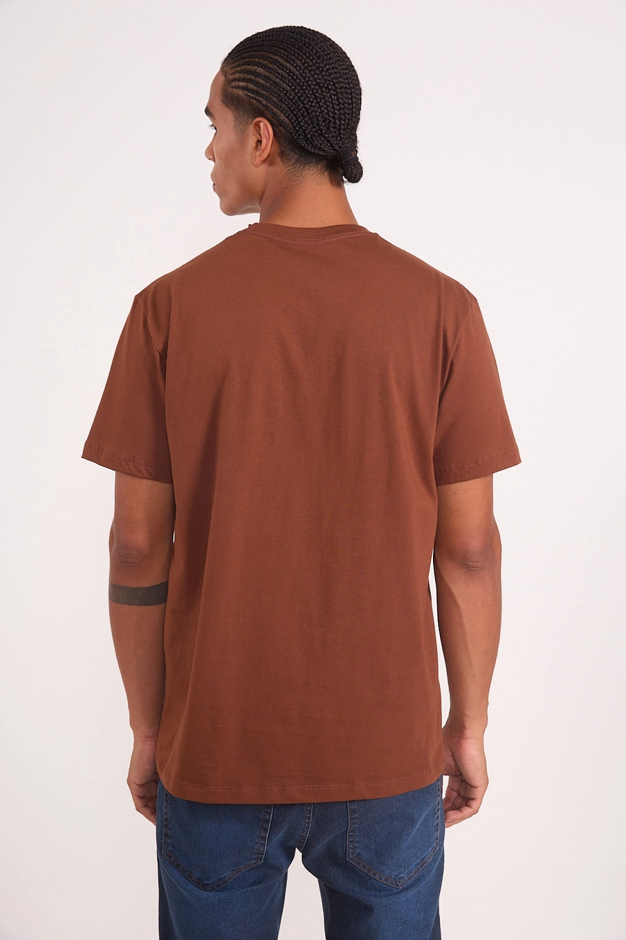 Camiseta Casual Manga Curta Com Lettering Marrom