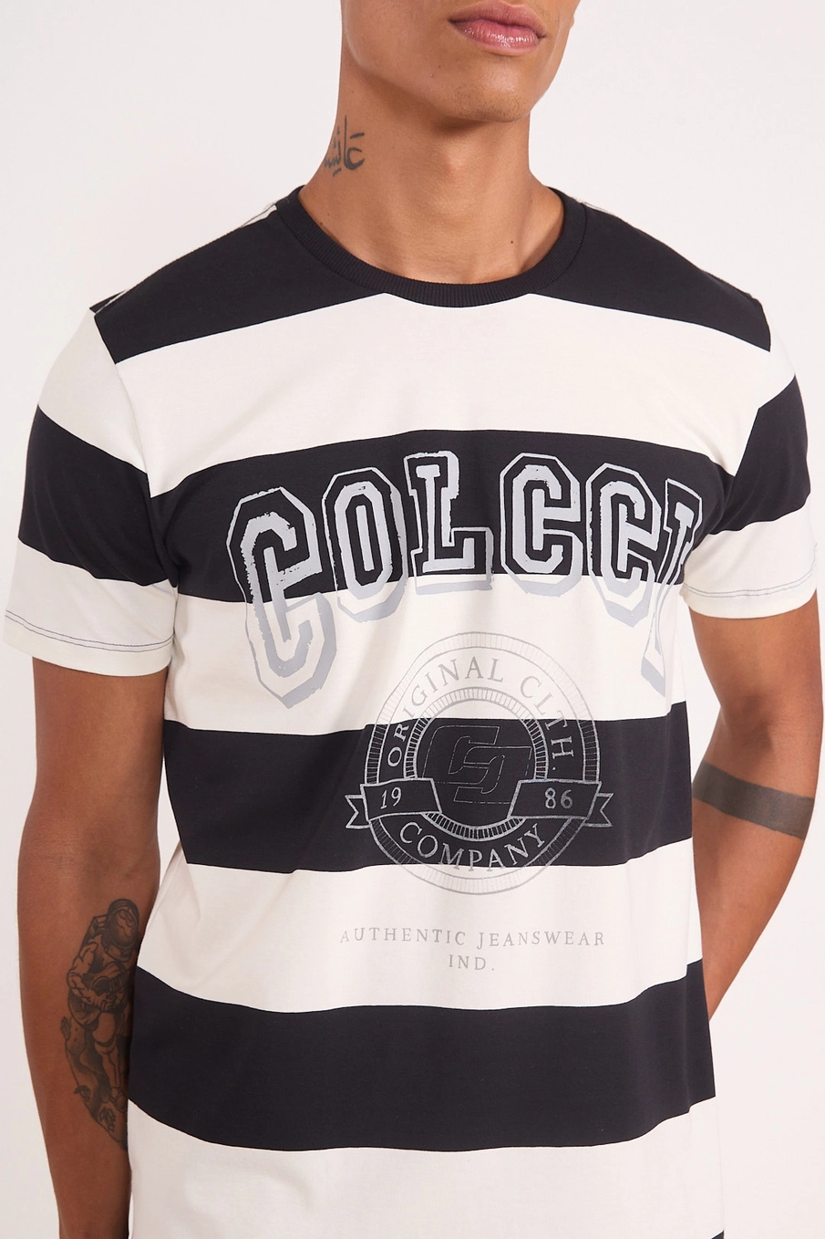 Camiseta Masculina Listrada Estampados