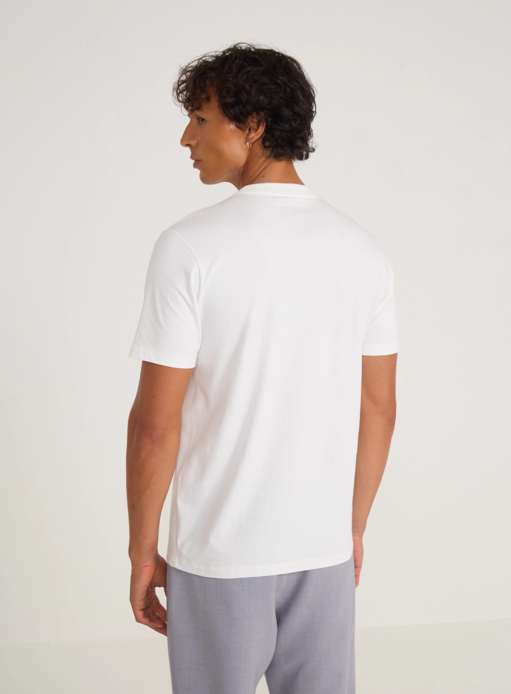 Camiseta Básica Premium Off Shell