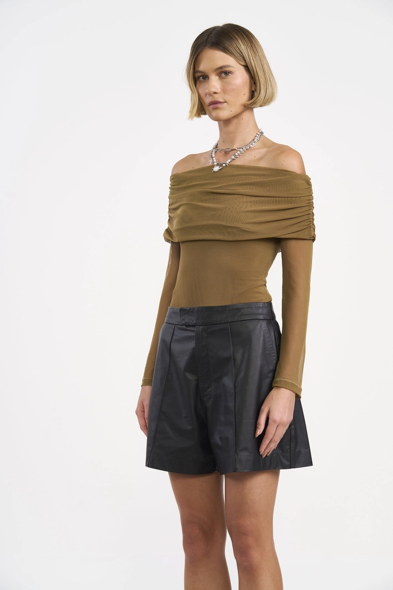 Blusa Ombro A Ombro Com Detalhe Franzido