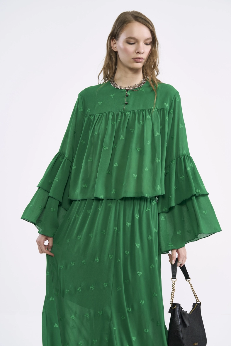 Blusa Ampla Com Camadas E Mangas Sino