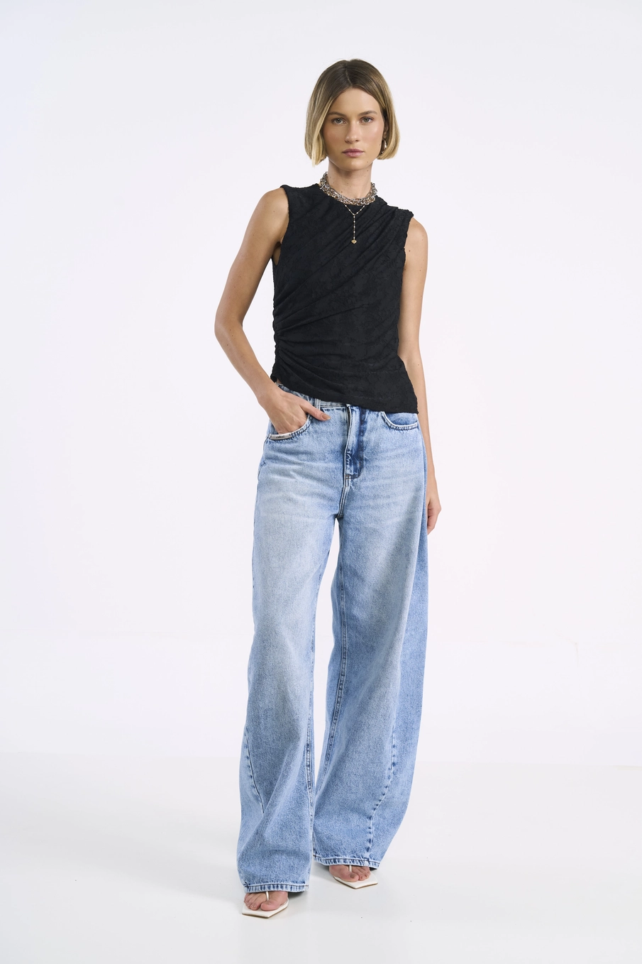 Blusa Justa Com Detalhe Lateral Drapeado Preto