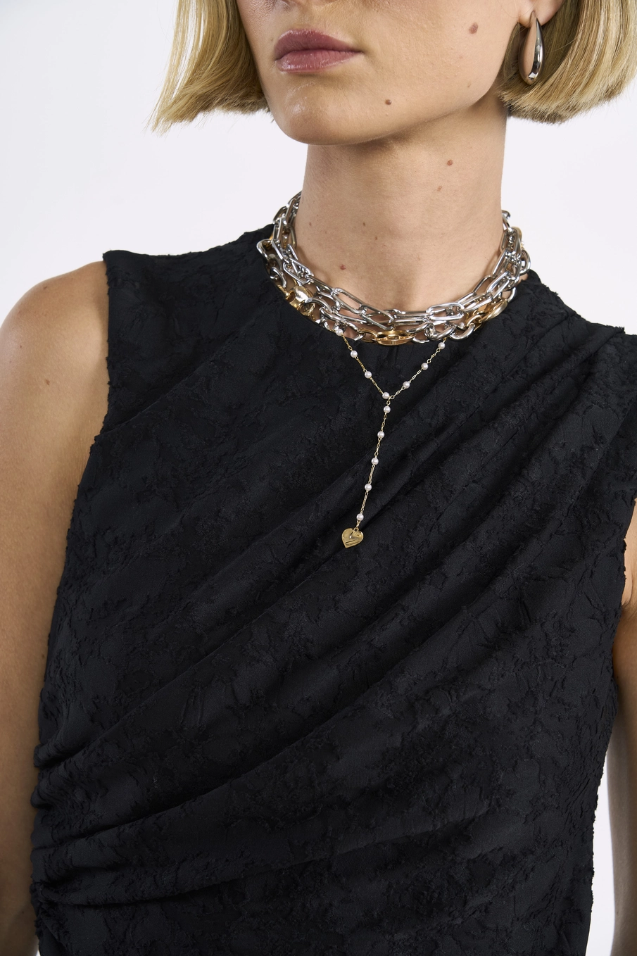 Blusa Justa Com Detalhe Lateral Drapeado Preto