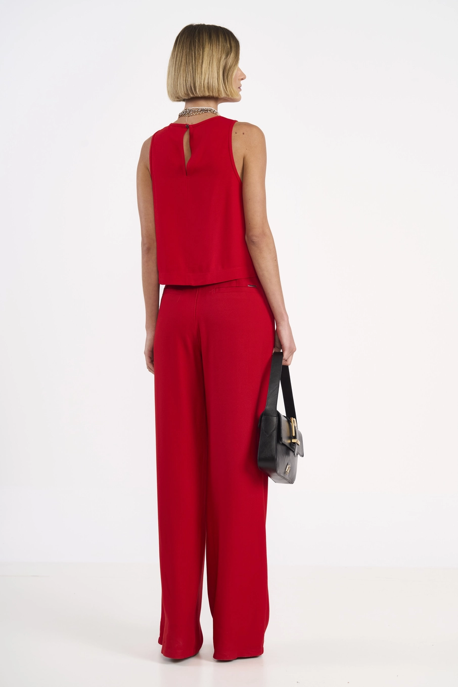 Blusa Reta Sem Mangas Com Abertura Nas Costas Vermelho