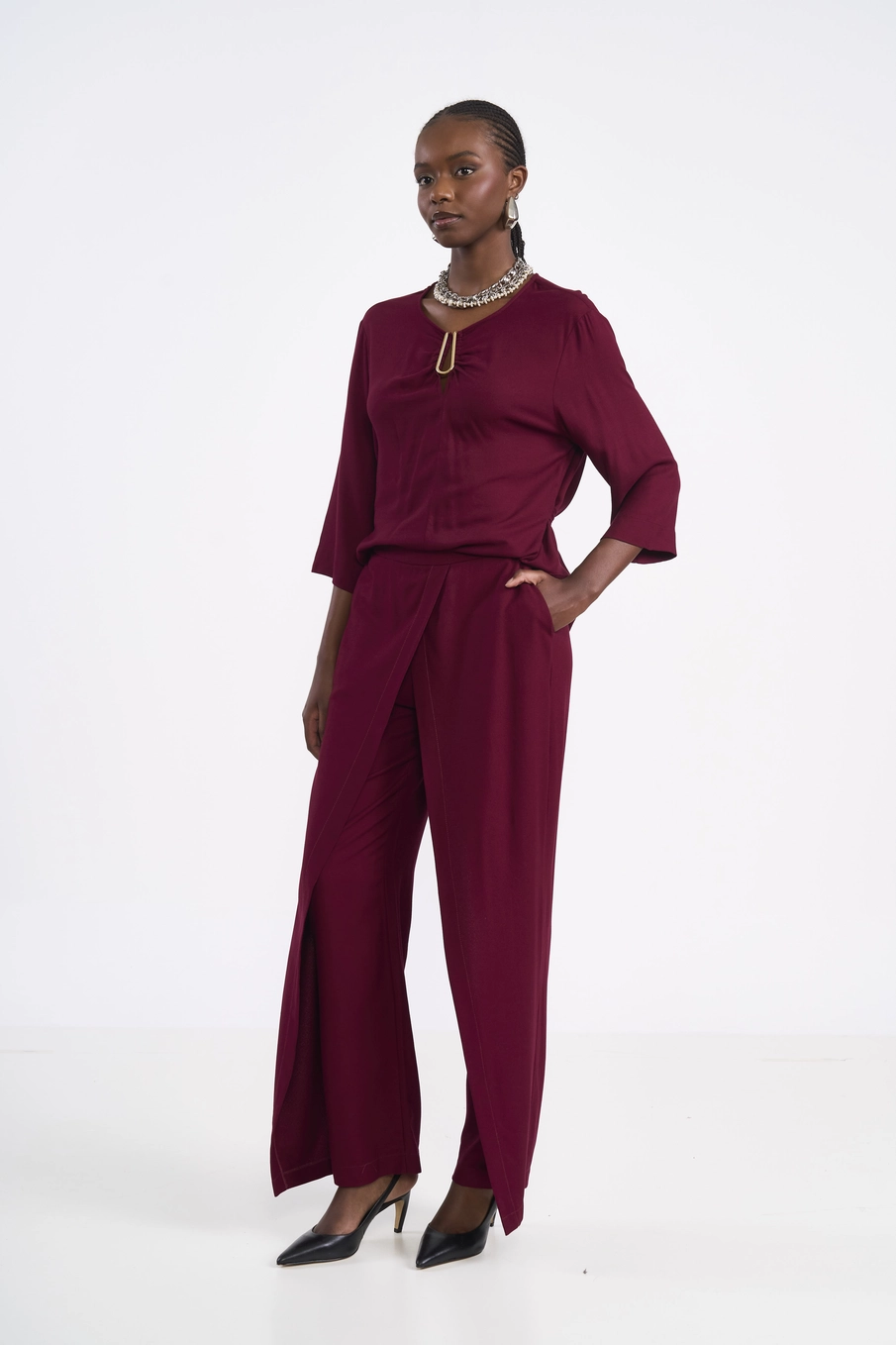 Blusa Lisa Com Decote Redondo E Detalhe Metalizado Bordô