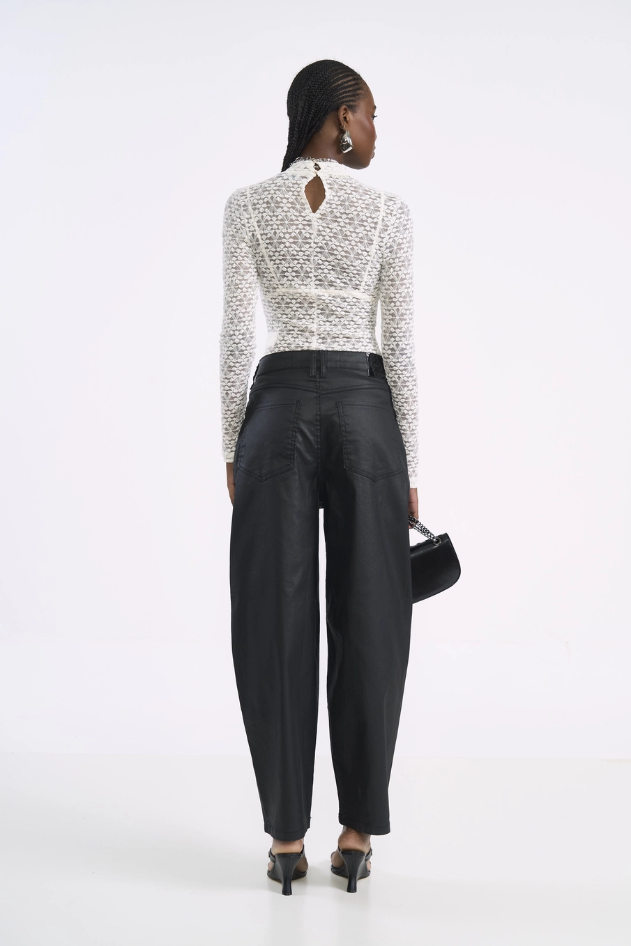 Blusa Slim De Renda Manga Longa Off Shell