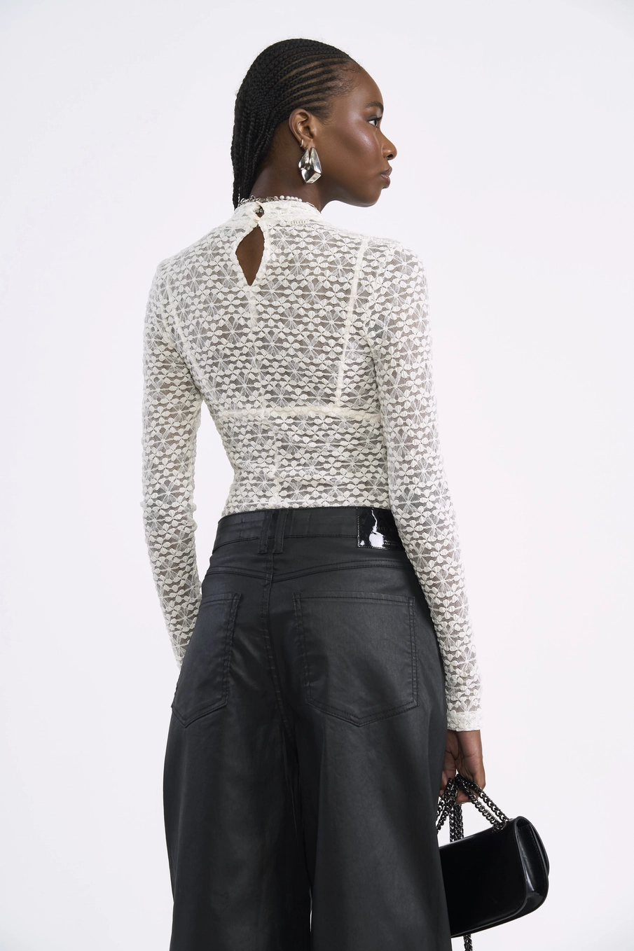 Blusa Slim De Renda Manga Longa Off Shell