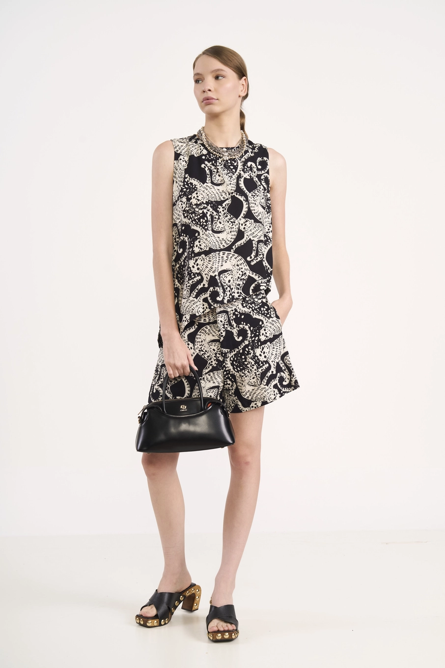 Blusa Leve Estampa Painted Monkeys Estampados