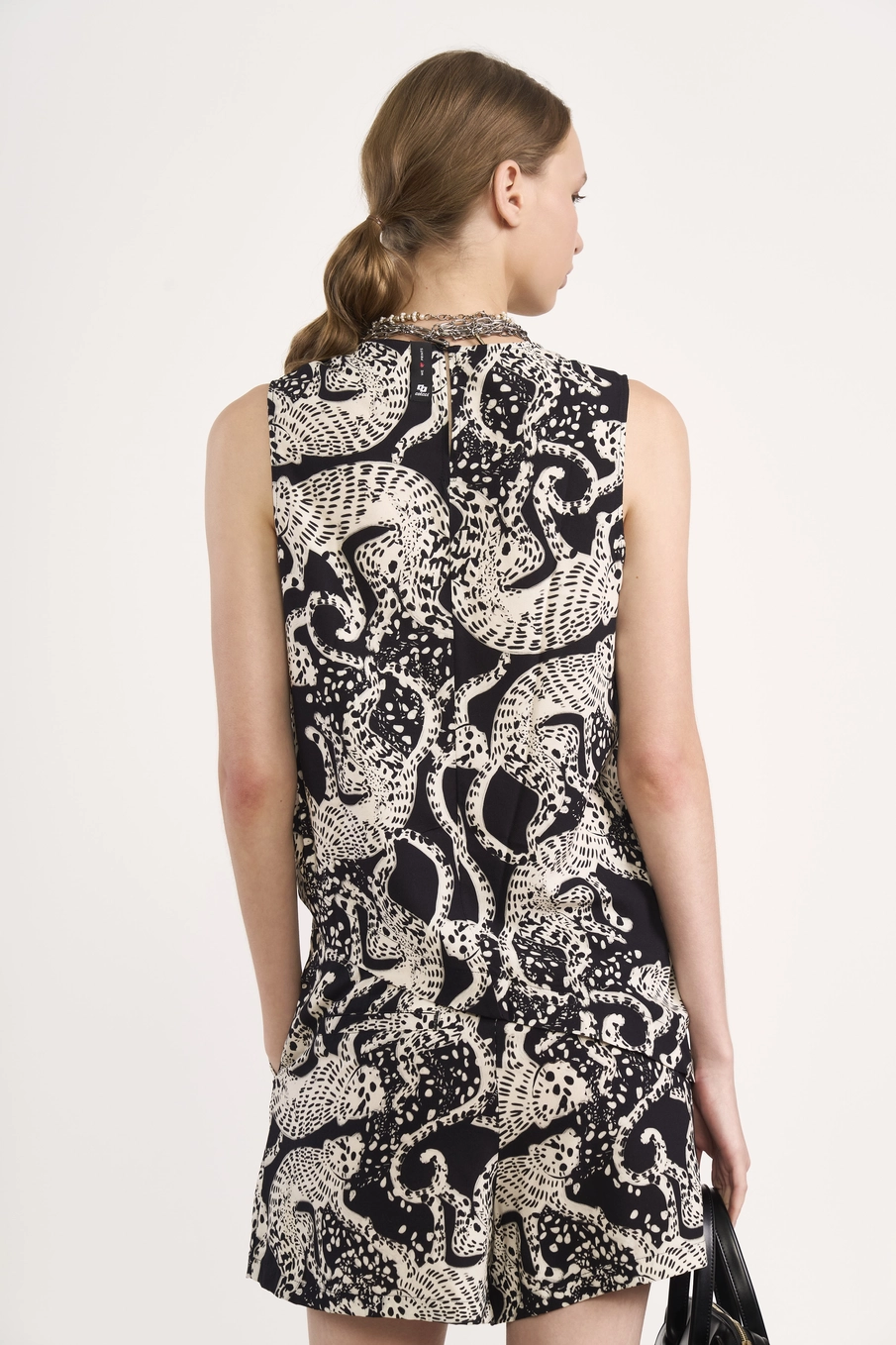 Blusa Leve Estampa Painted Monkeys Estampados