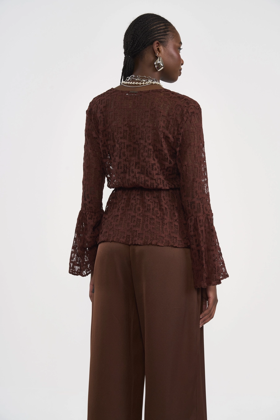 Blusa Em Renda Com Manga Sino Marrom