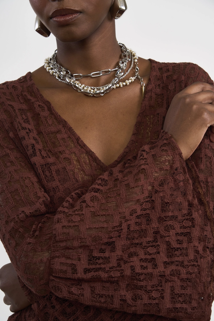 Blusa Em Renda Com Manga Sino Marrom